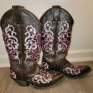Justin embroidered cowboy boots